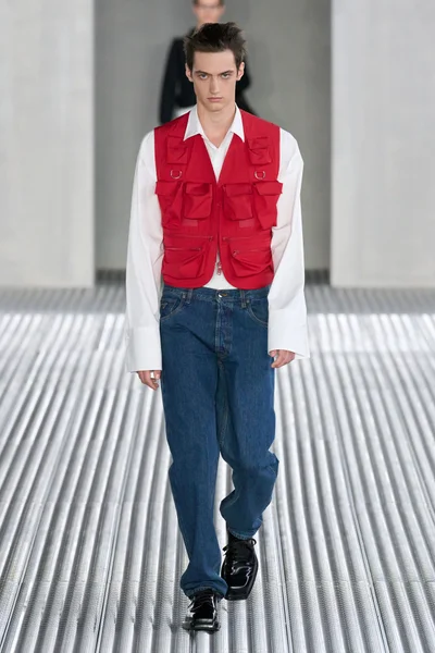 Look 13